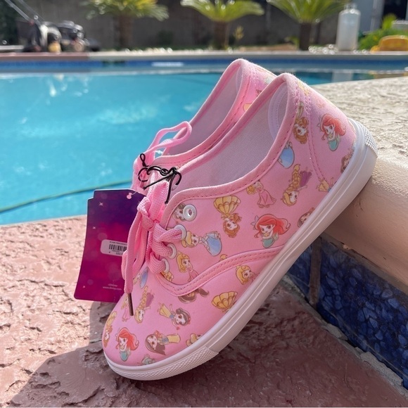 DISNEY PRINCESS CHIBI LACE-UP
SNEAKERS women size 6 new with tags - Picture 1 of 8